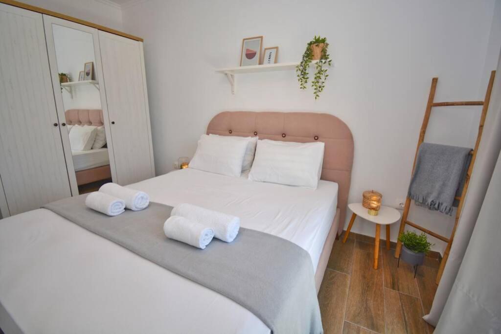 Potamos Deluxe White Apartment Ngoại thất bức ảnh