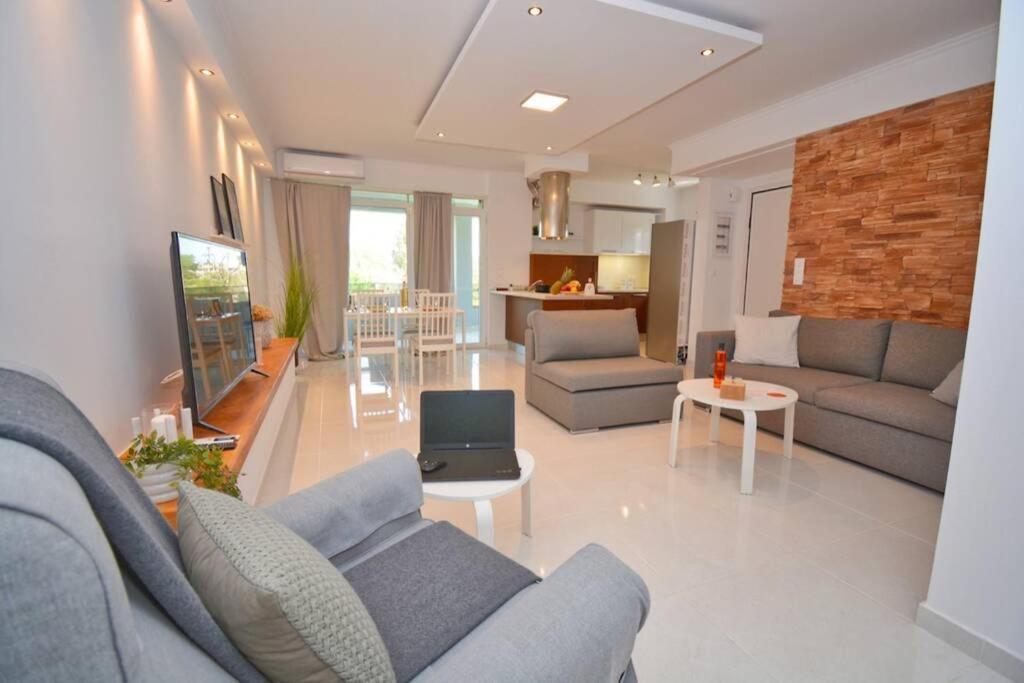Potamos Deluxe White Apartment Ngoại thất bức ảnh