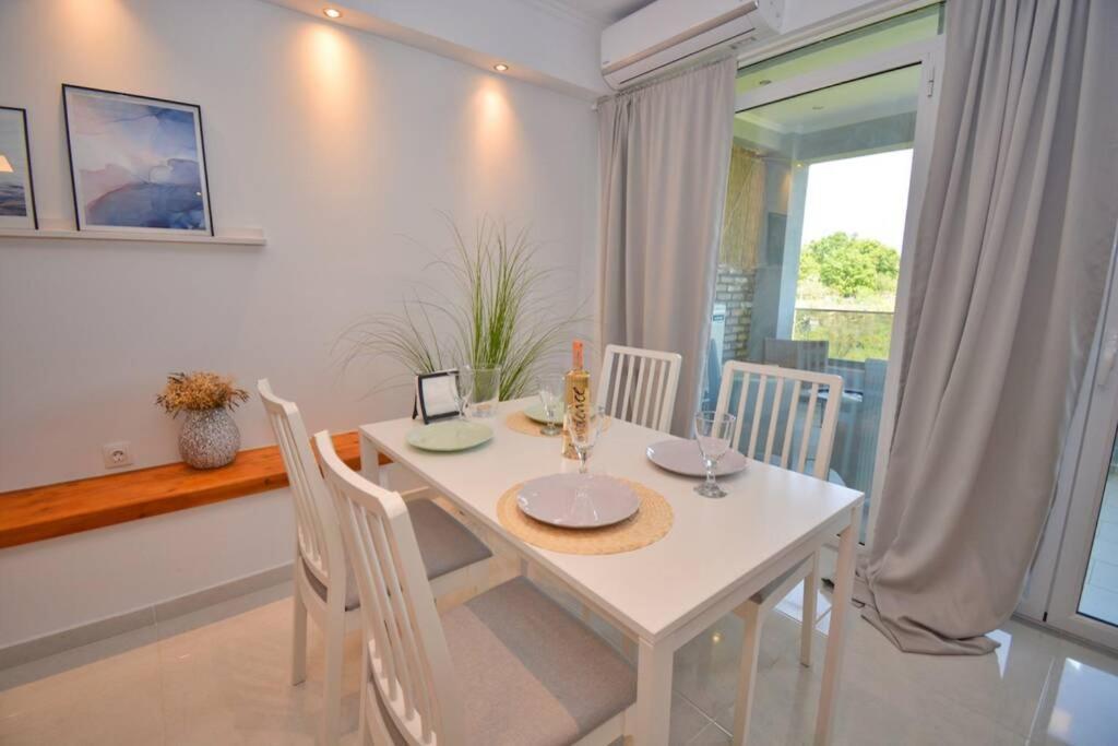 Potamos Deluxe White Apartment Ngoại thất bức ảnh