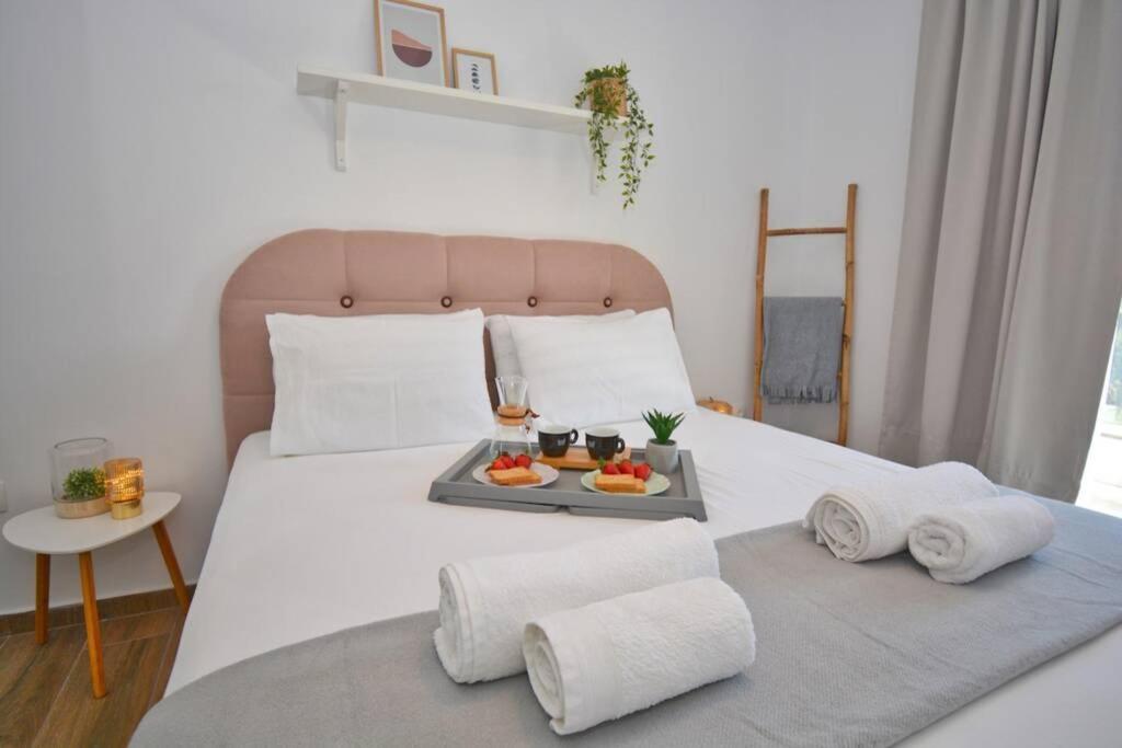 Potamos Deluxe White Apartment Ngoại thất bức ảnh