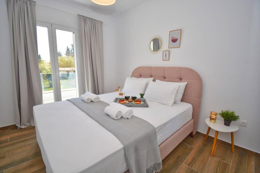 Potamos Deluxe White Apartment Ngoại thất bức ảnh